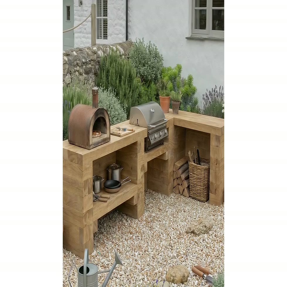 Houten buitenkeuken / 2,325 x 2,25 x 0,65 m