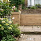 Keermuur met zuilen / 555 x 65 cm