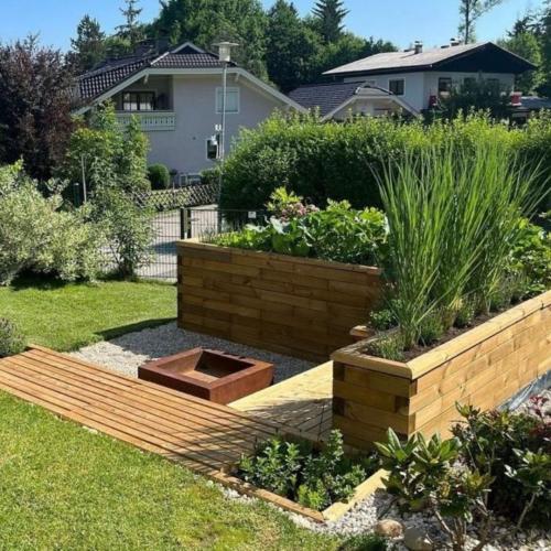 Marko’s verzonken zithoek bij de vuurkorf