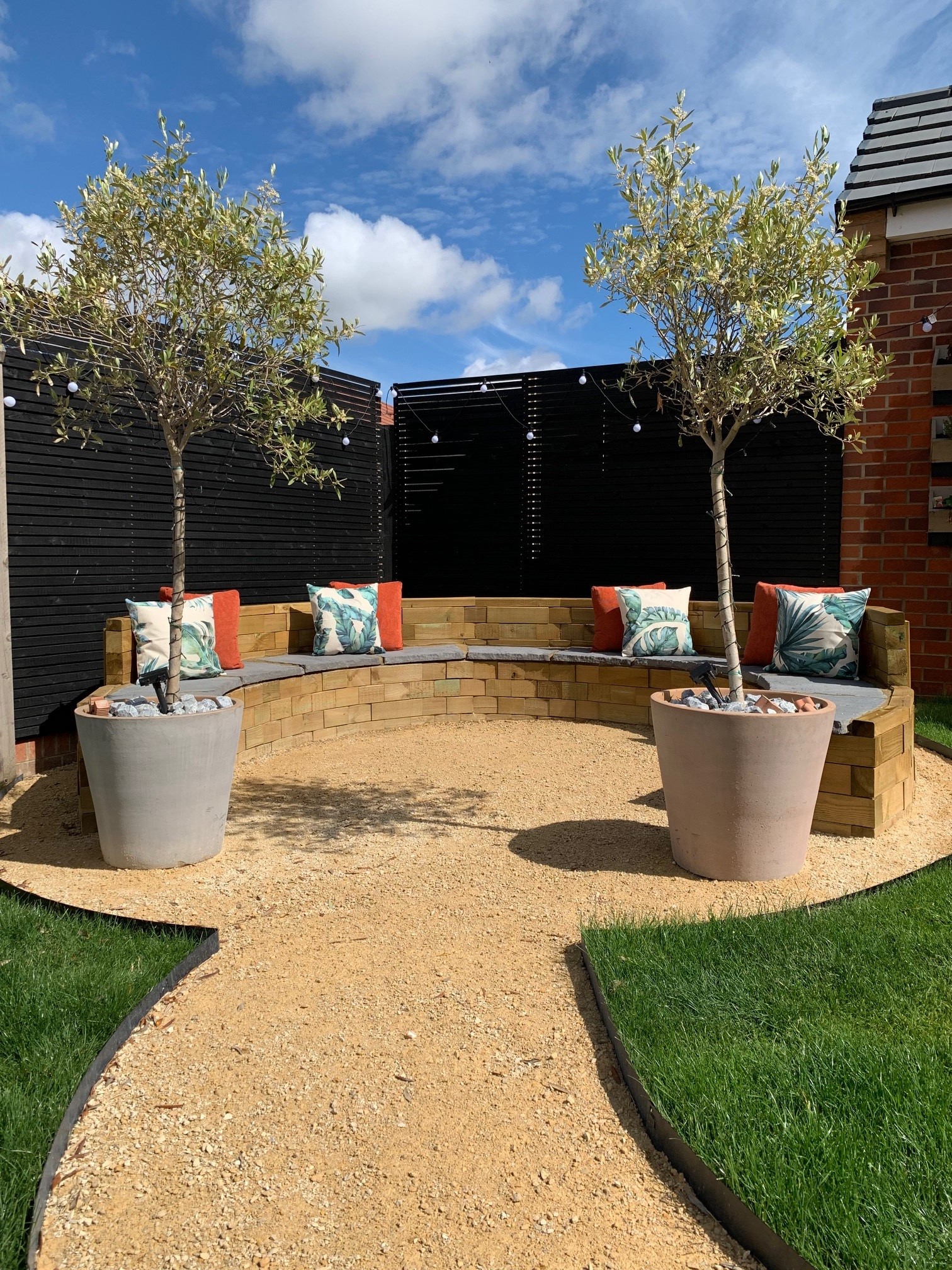 WoodBlocX-circular-garden-bench